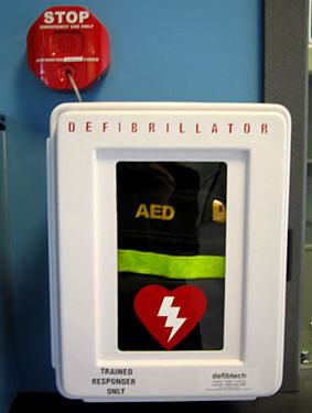 wall_mounted_aed_opt