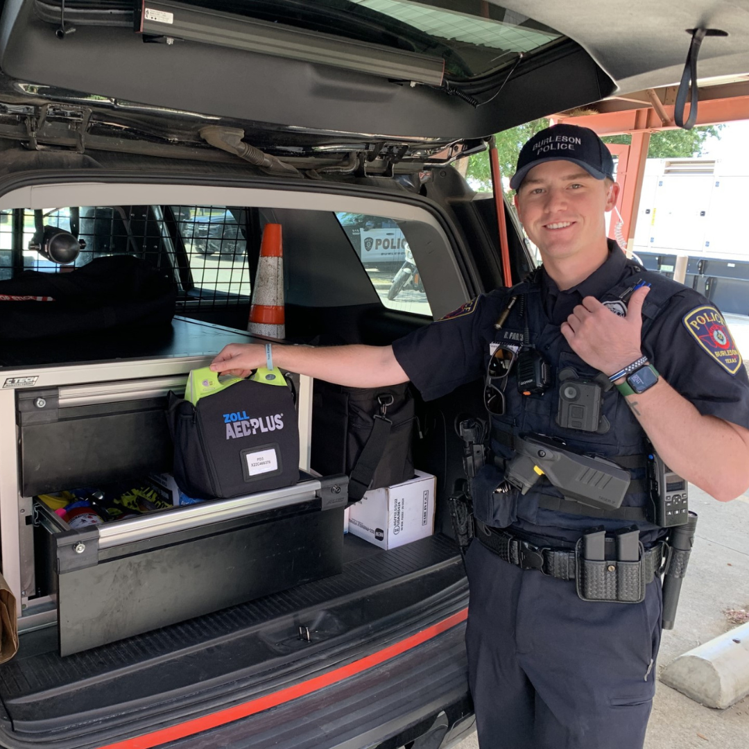 photo of a police officer with an AED